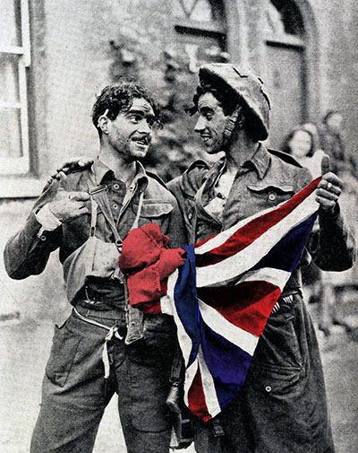Two Commando's on return from the Dieppe Raid